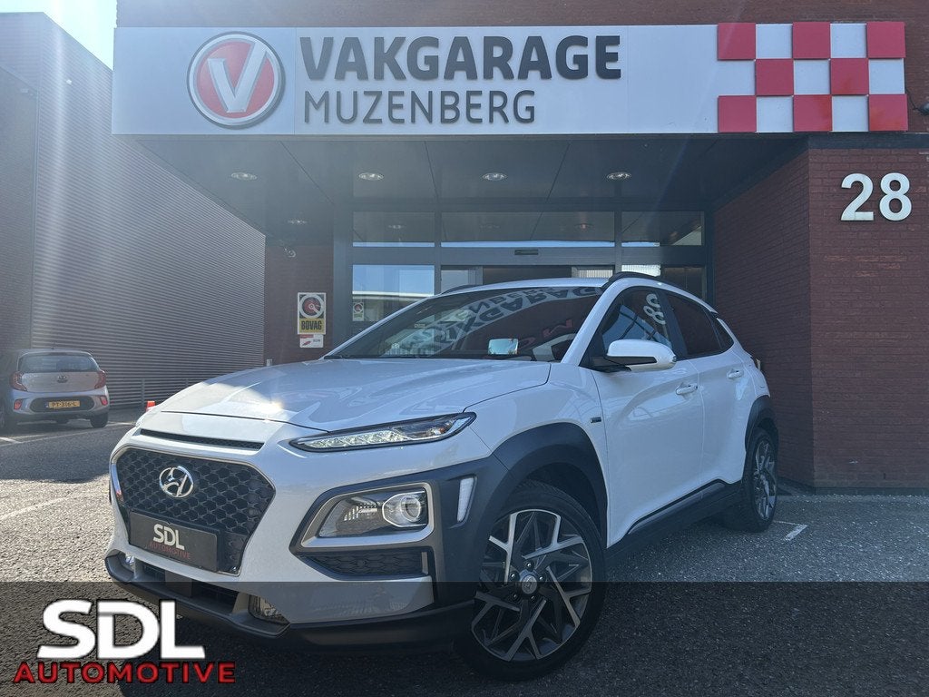 Hyundai KONA 1.6 GDI HEV Premium // FULL LED // NAVI + CARPL, Auto's, Hyundai, Gebruikt, Zwart, Bedrijf, 19 km/l