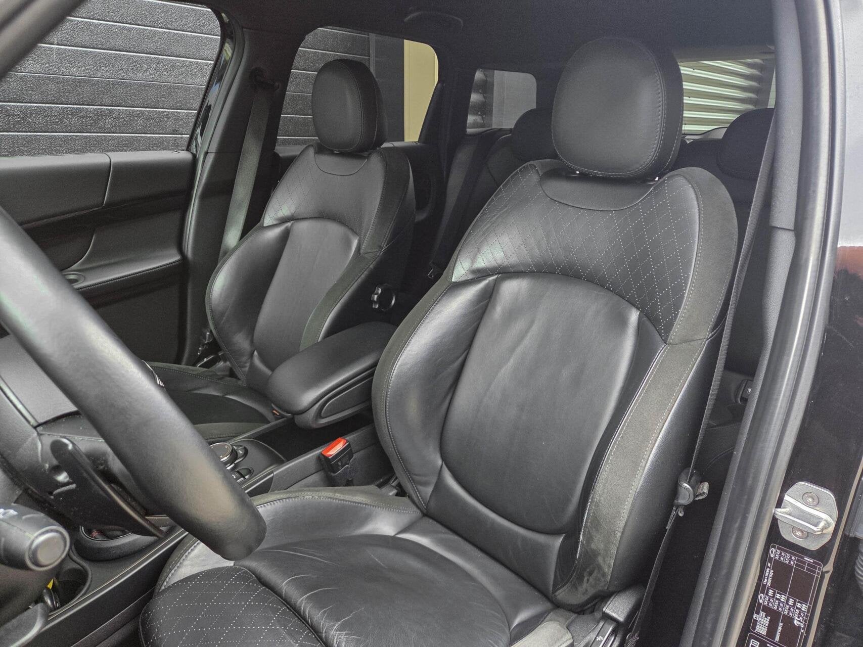 Mini Countryman 2.0 John Cooper Works ALL4 | HUD | TREKHAAK, Automaat, 1998 cc, Euro 6, Zwart