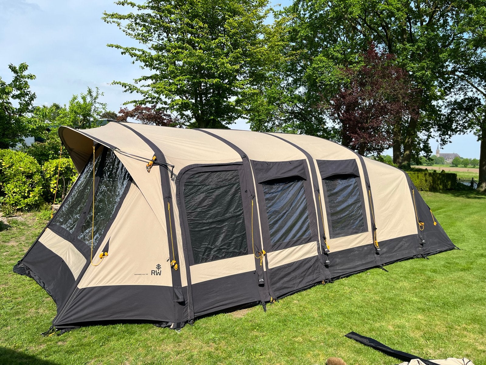 Redwood navarro 340 Air tent - Zo goed als nieuw, Ophalen, Zo goed als nieuw, Tot en met 4