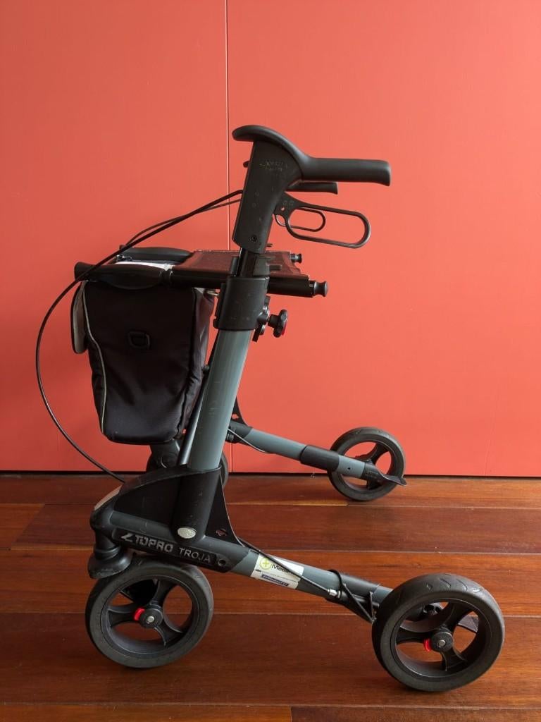 ToPro Troja rollator 2G maat M, Ophalen, Opvouwbaar, Zo goed als nieuw