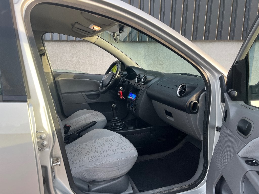 Foto 11 van Ford Fiësta 1.3 | 5 Deurs | Apk 09-2027 | Carplay |Trekhaak