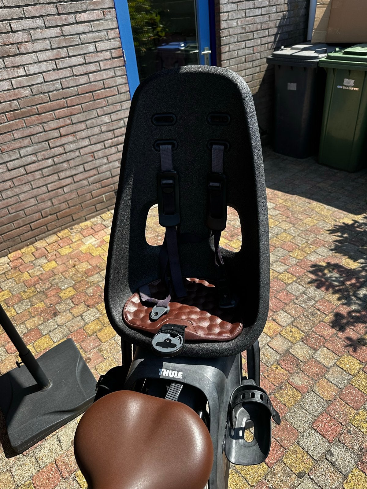 Thule Yepp Maxi Achterzitje - Zo goed als nieuw, Fietsen en Brommers, Fietsaccessoires | Fietsstoeltjes, Ophalen, Achterzitje