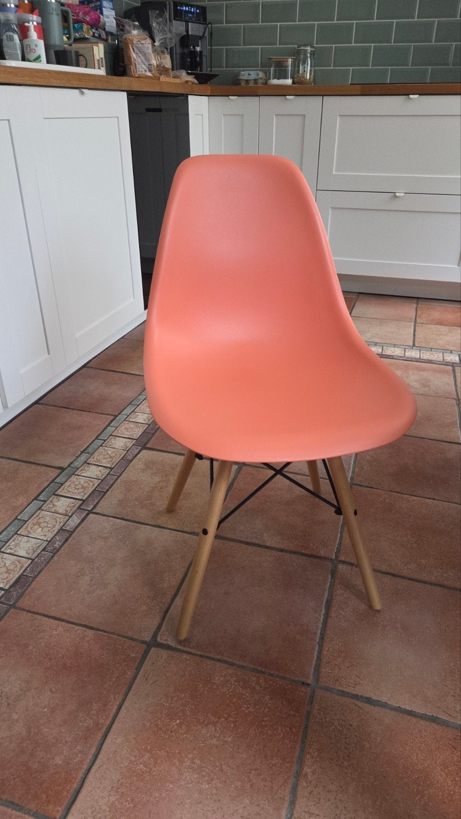 4x Eames stijl stoelen - Oranje/Koraal, Huis en Inrichting, Stoelen, Ophalen, Gebruikt, Modern, Scandinavisch, Design, Vier