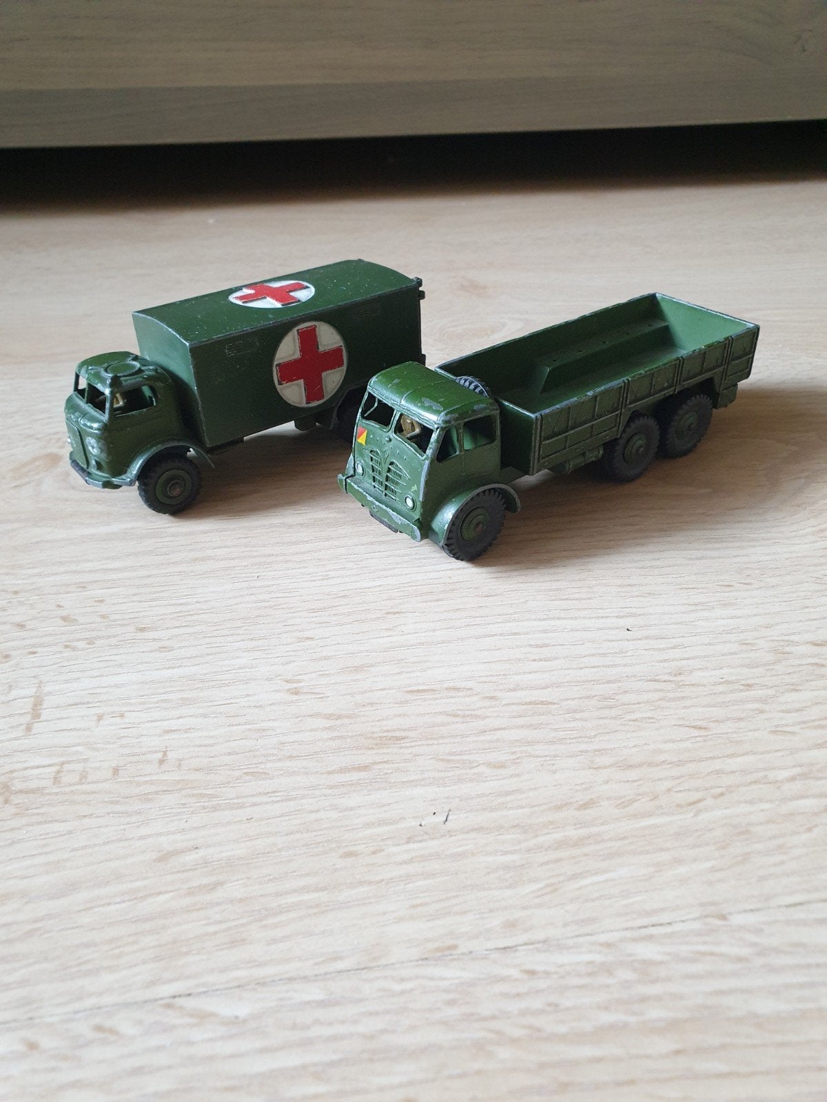 leger modelauto's dinky toys, Ophalen, Bus of Vrachtwagen