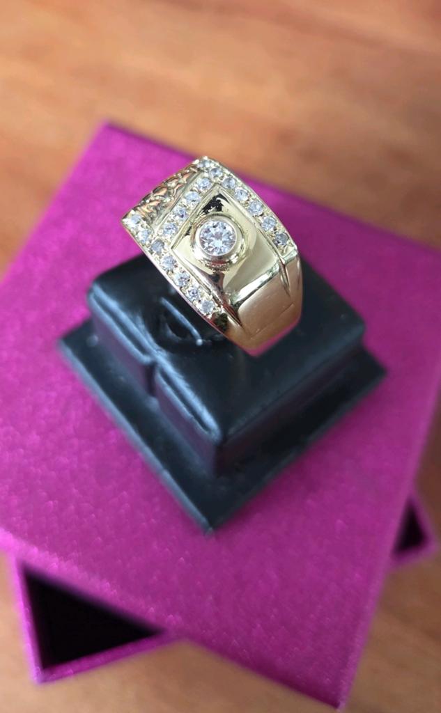 14 karaats gouden ring met Zirkonia, Ophalen of Verzenden, Zo goed als nieuw, Dame, Goud