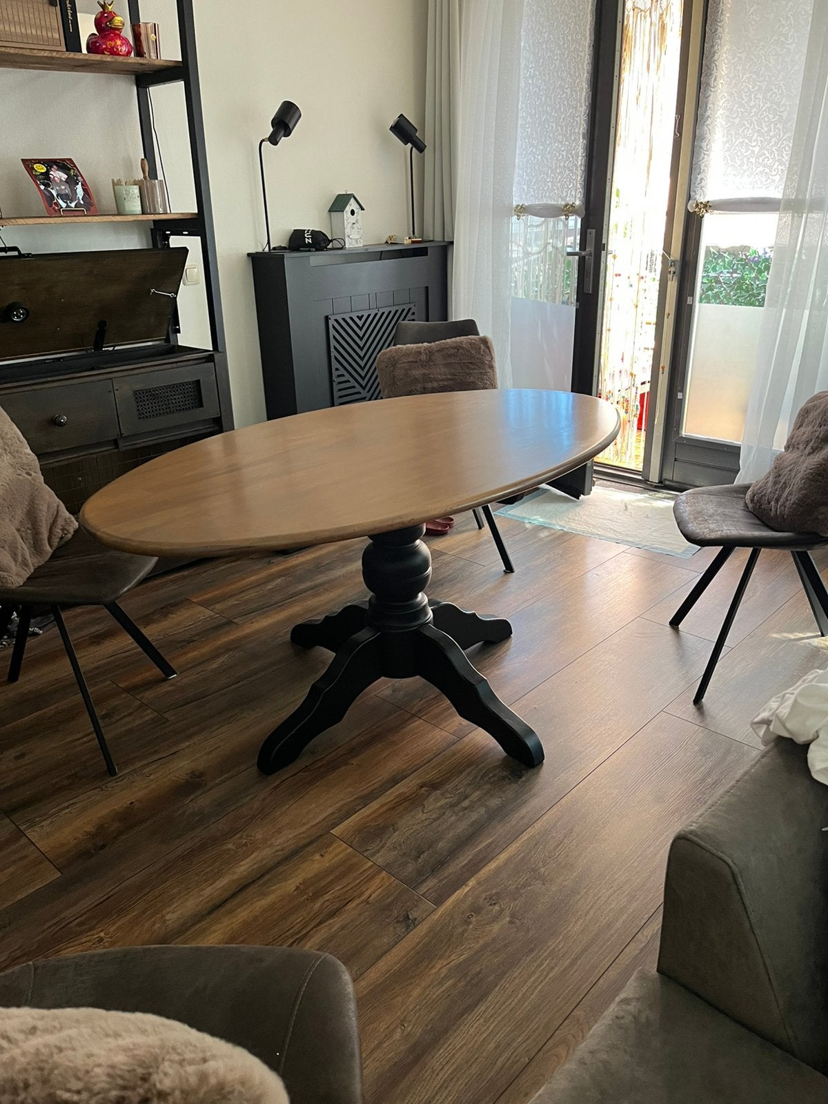 Mooie ovale eettafel, Ophalen, 50 tot 100 cm, Zo goed als nieuw, 150 tot 200 cm