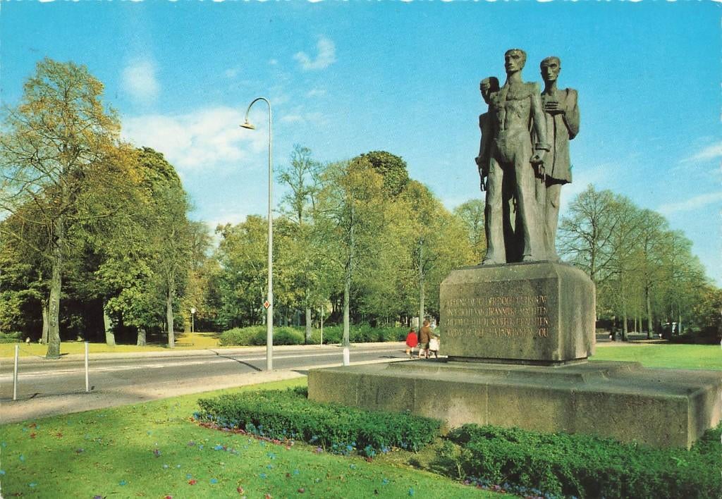 Den Bosch, Oorlogsmonument-Hekenlaan, Ophalen of Verzenden, 1960 tot 1980, Gelopen, Noord-Brabant