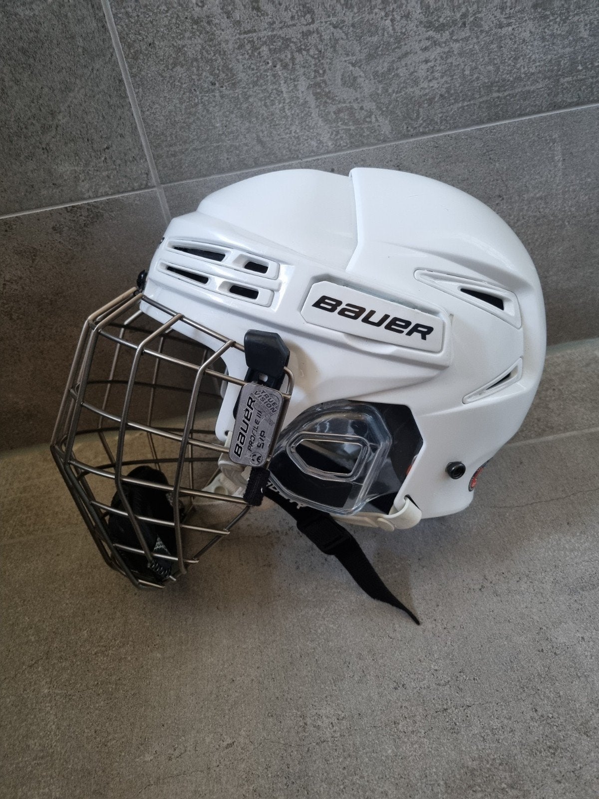 maat 51-55 cm Bauer RE-AKT 75 ijshockey helm + gezichtsbes, Sport en Fitness, Ophalen, Zo goed als nieuw, Bescherming
