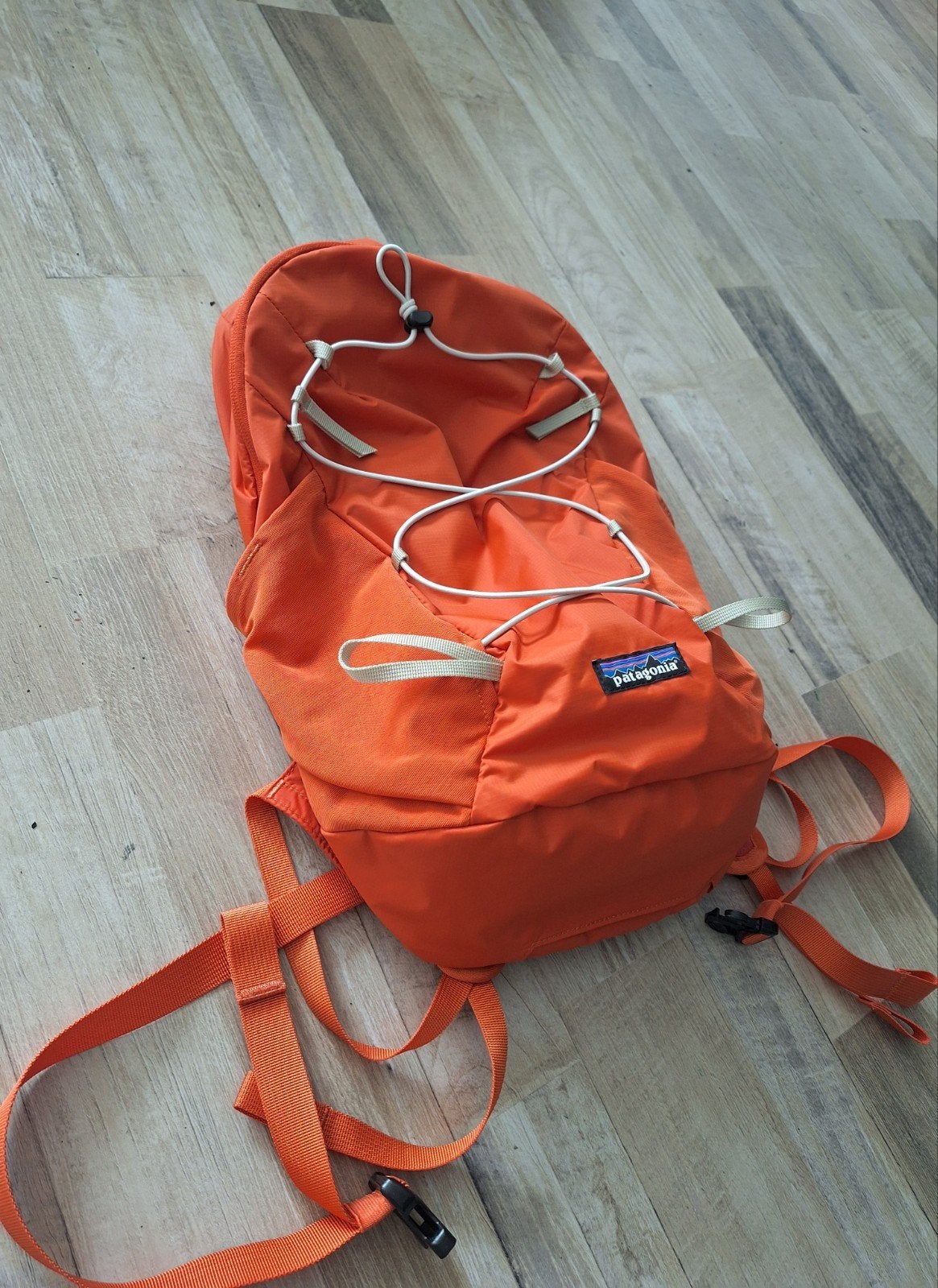 Patagonia in uitstekende staat ongeveer 13L, 25 tot 40 cm, Zo goed als nieuw, Waterdicht, 30 tot 45 cm