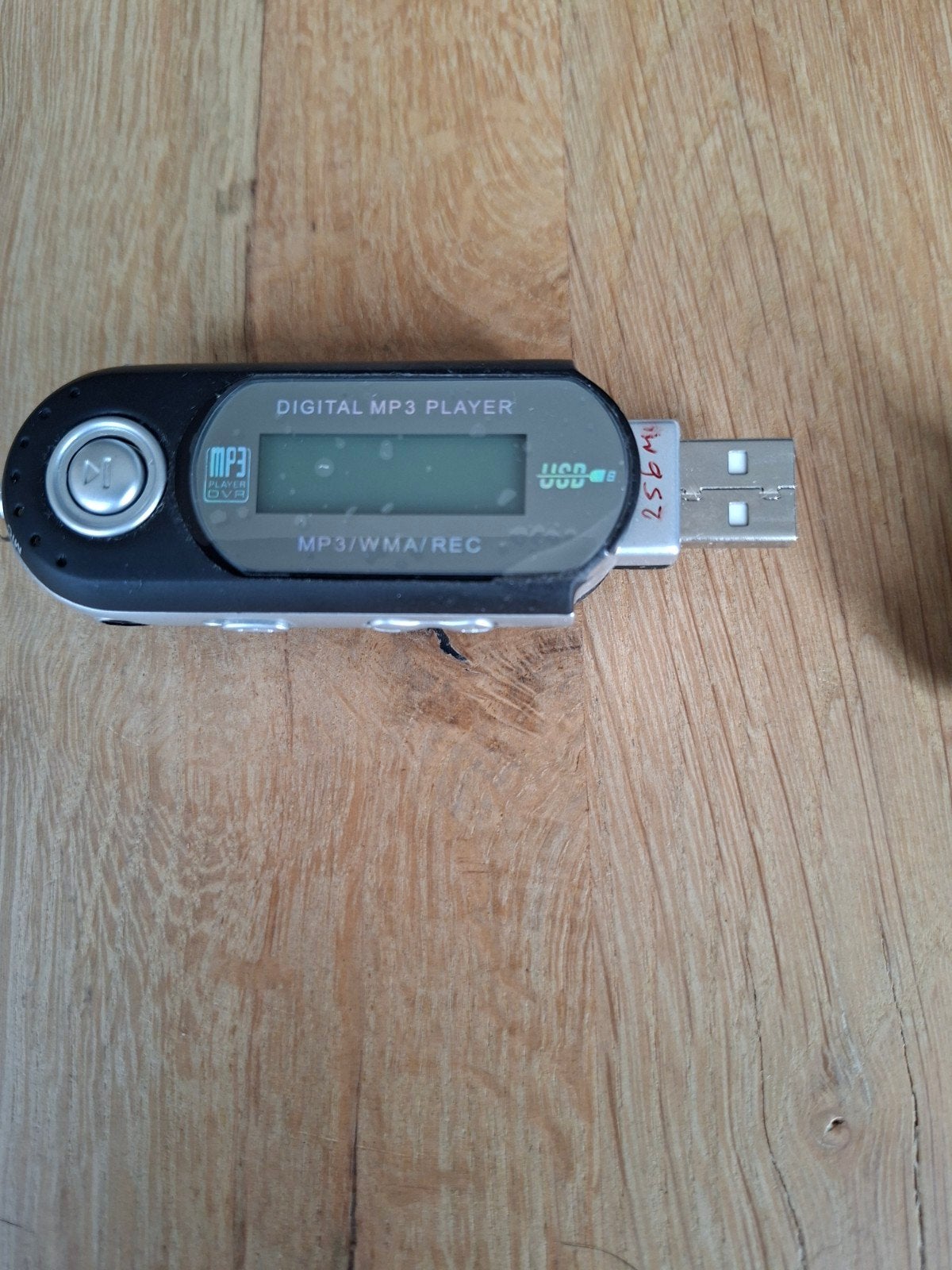 MP3-speler 256 MB met oordopjes, Audio, Tv en Foto, Mp3-spelers | Overige merken, Ophalen of Verzenden, Gebruikt, Overige merken