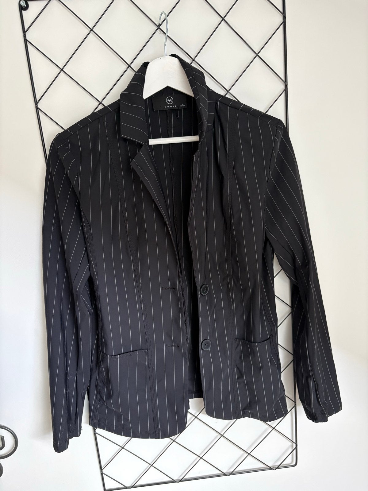 Mooij Pinstripe Blazer Zwart - Maat S, Kleding | Dames, Zwart, Ophalen of Verzenden, Jasje, Maat 36 (S)