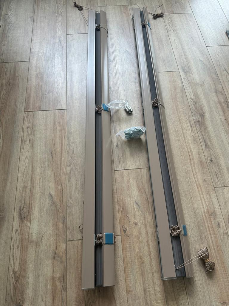 2 stukken Jaloezieën taupe 1.75 m breed 3.5 m breed, Ophalen of Verzenden, Zo goed als nieuw