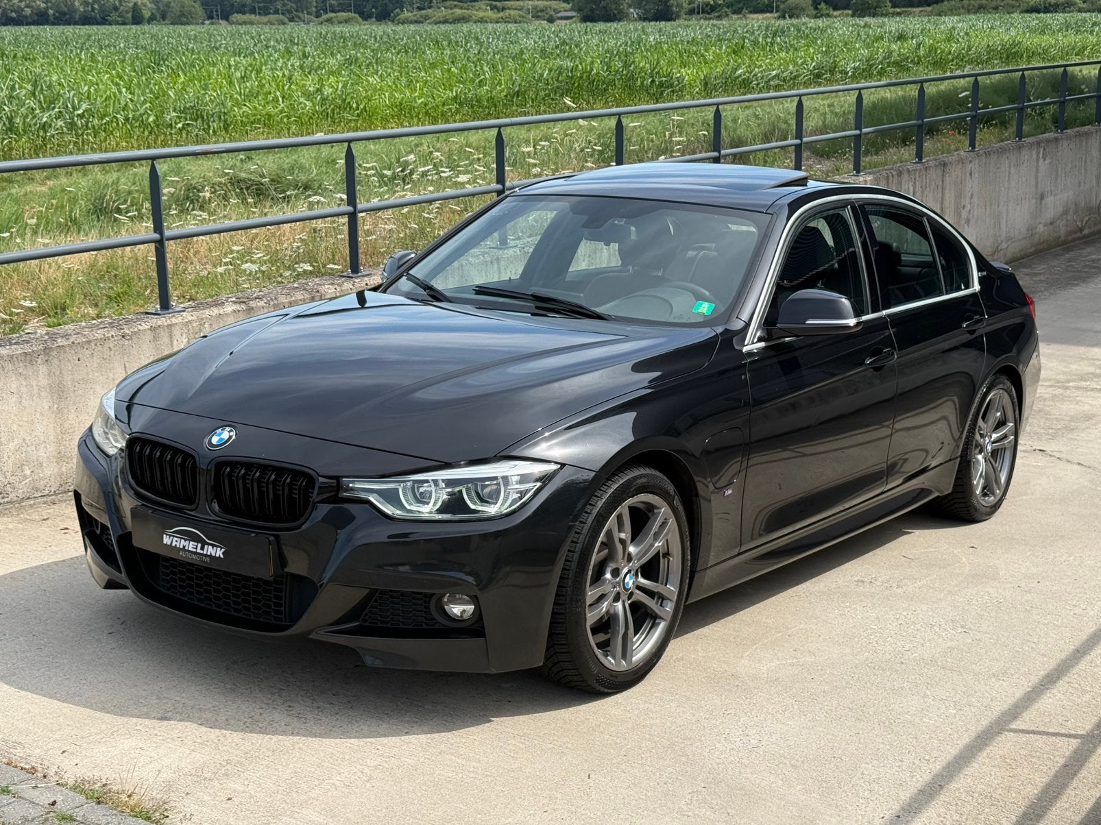 BMW 3-Serie 330e Iperformance M-Sport Aut2016 Pano/HifiZwart, 1998 cc, Achterwielaandrijving, Lichtsensor, Zwart