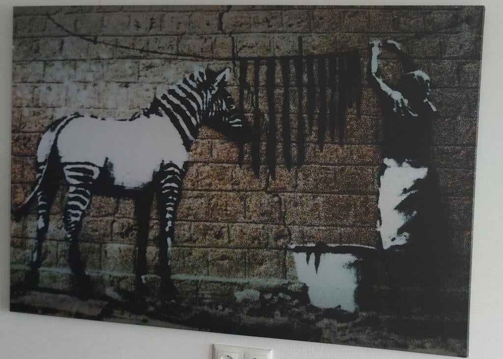 Banksy canvas schilderij van man die strepen van zebra wast, Ophalen, Zo goed als nieuw, Schilderij, 100 tot 125 cm