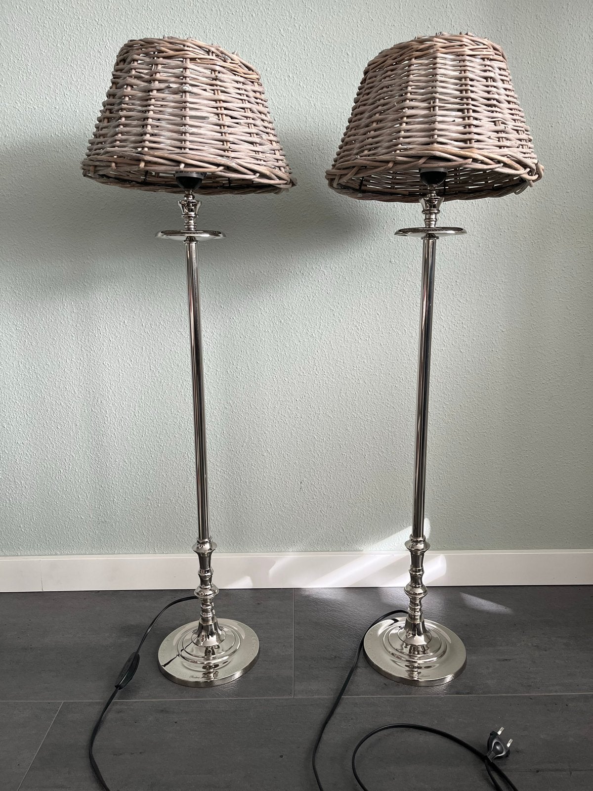 2 Rivièra Maison ‘L Hotel lampen (evt. met lampenkappen), Ophalen, Zo goed als nieuw, Metaal, E27 (groot)