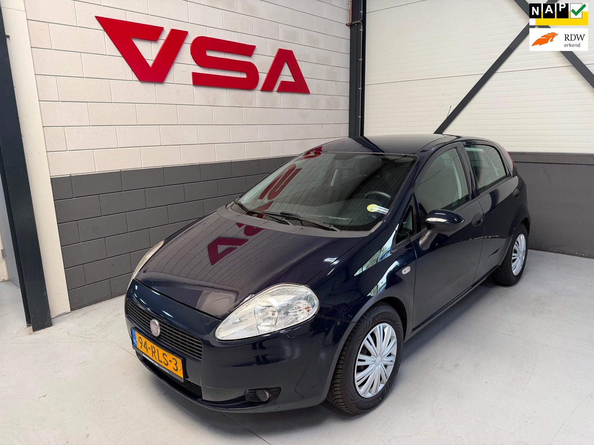 Fiat Grande Punto 1.3 M-Jet Actual|Airco|NAP|netjes|nieuw AP, Auto's, Fiat, Voorwielaandrijving, Euro 5, Gebruikt, Zwart