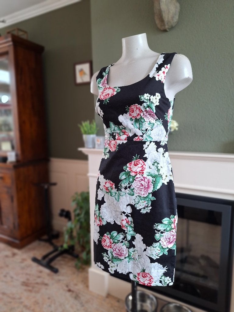 Sandro Ferrone bloemen jurk IT 42 S 36, Kleding | Dames, Sandro Ferrone, Zo goed als nieuw, Knielengte, Maat 36 (S)