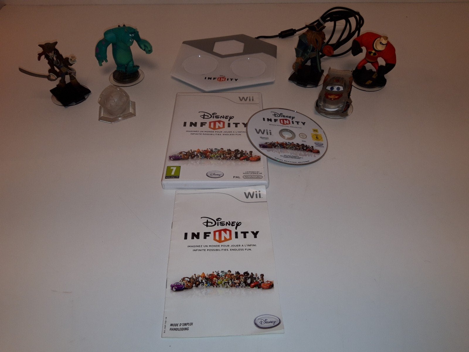disney infinity portal met game en figuren nintendo wii, Avontuur en Actie, 1 speler, Ophalen of Verzenden, Zo goed als nieuw