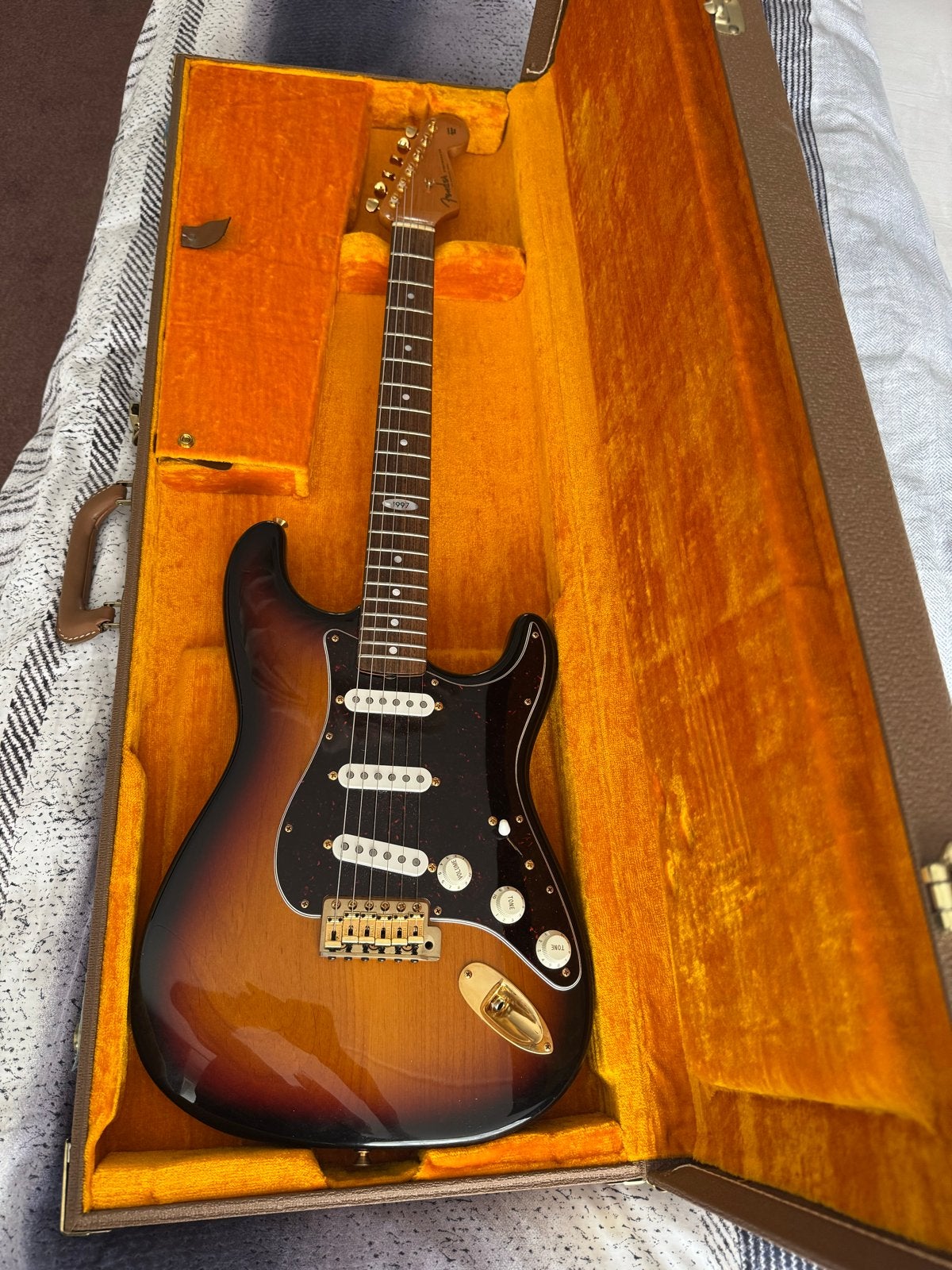 Fender 1997 Collectors Edition Stratocaster - Onbespeeld., Muziek en Instrumenten, Ophalen, Nieuw, Solid body, Fender