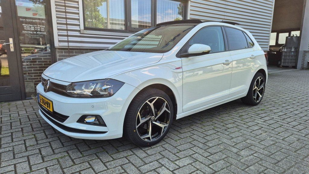 Volkswagen POLO 1.0i TSI AIRCO CRUISE PDC PANO DAK TREKHAAK, Gebruikt, Euro 6, 95 pk, Bedrijf