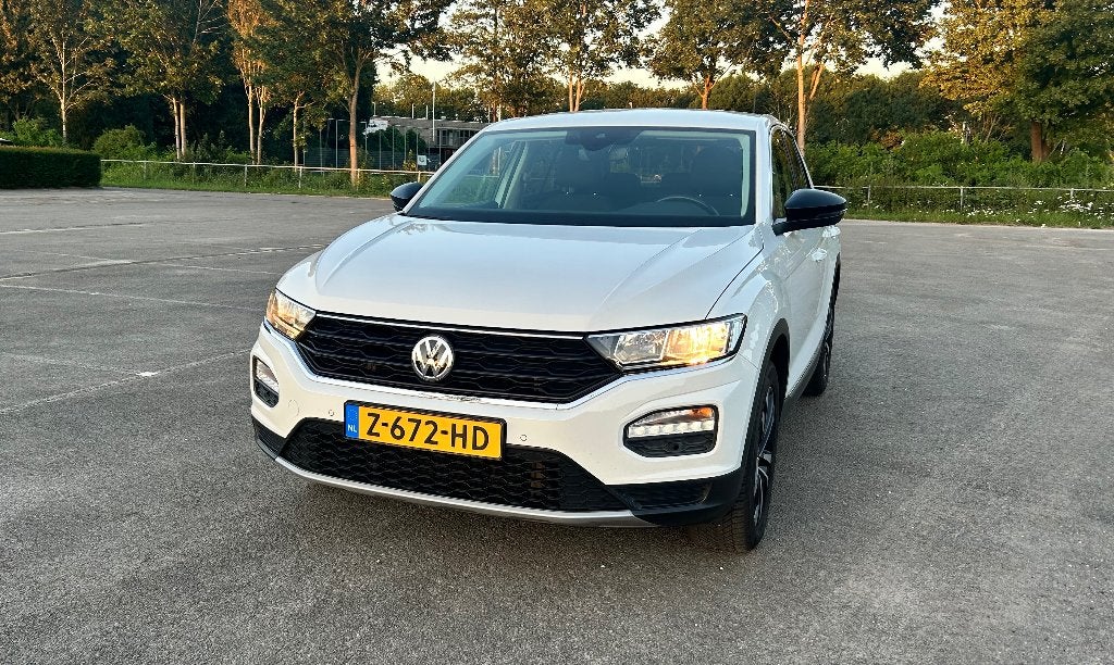 Volkswagen T-Roc 1.0 TSI, United, veel opties, als nieuw., Voorwielaandrijving, 1193 kg, Wit, Handgeschakeld