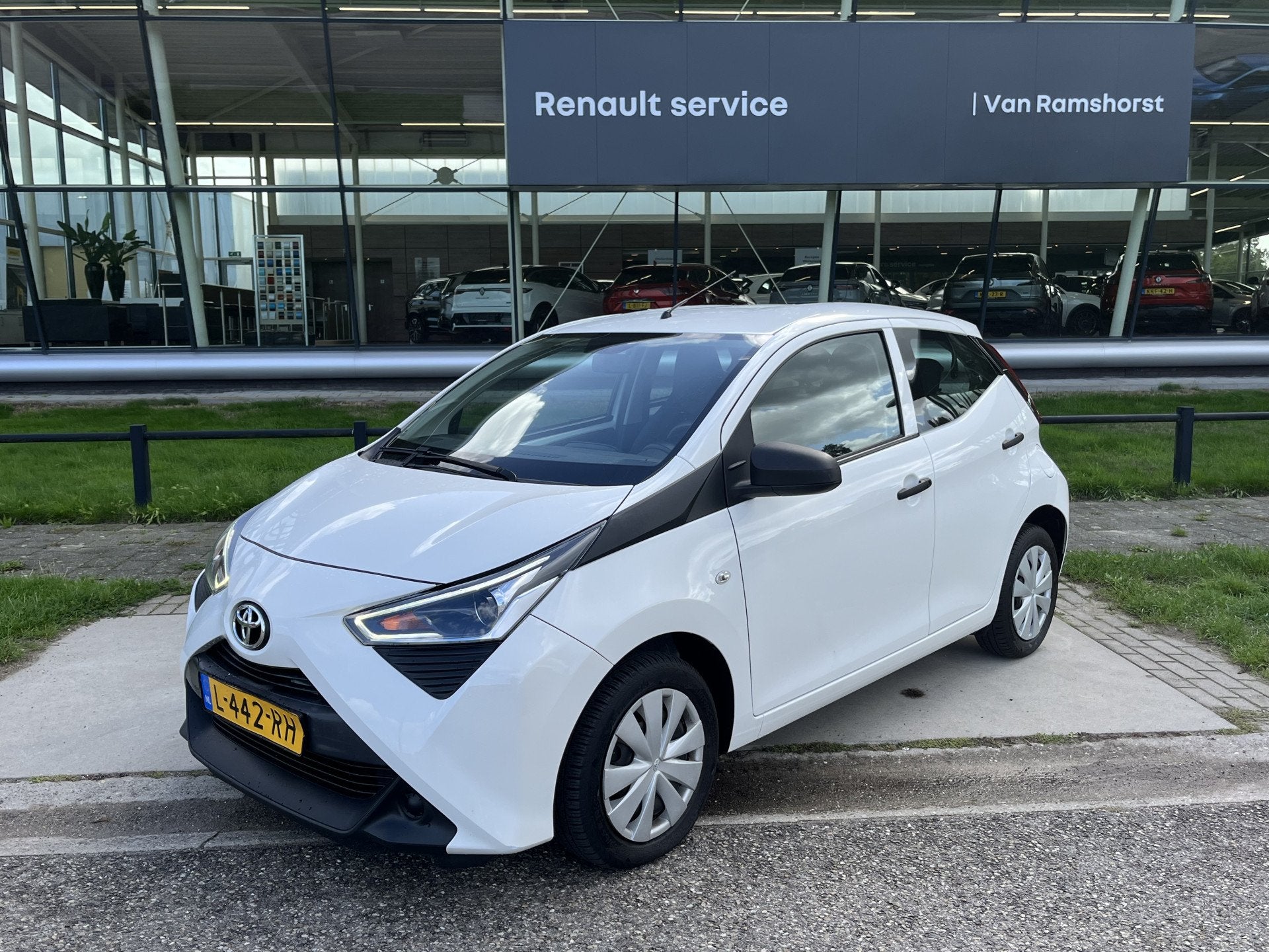 Toyota Aygo 1.0 VVT-i x-fun / Airco / Cruise / Elek Ramen V, Voorwielaandrijving, 12 maanden, Stof, Gebruikt