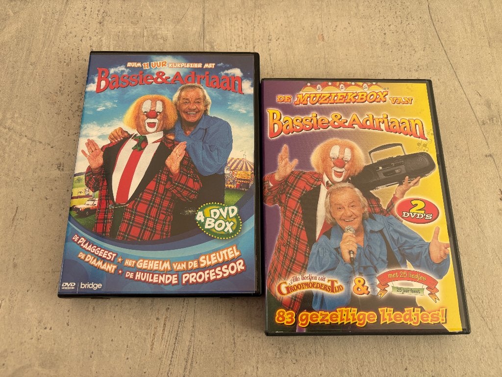 Bassie En Adriaan 4 DVD Box + Muziekbox DVD, Alle leeftijden, Ophalen of Verzenden, Zo goed als nieuw