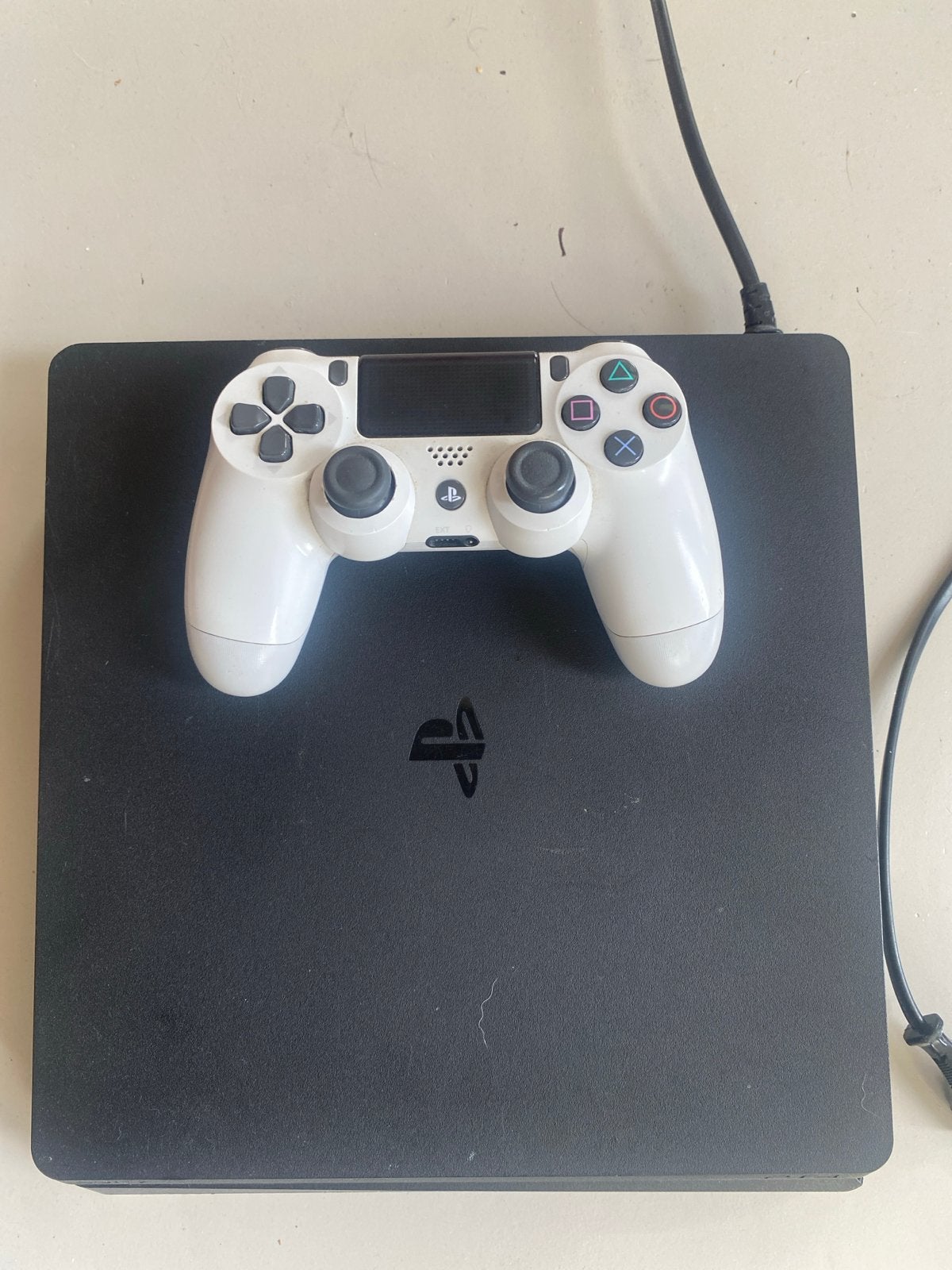Sony PlayStation 4 Slim met 1 controller