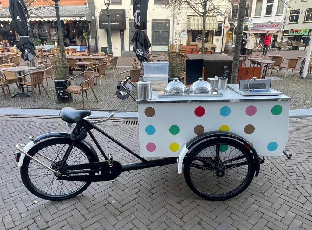 Authentieke ijs-fietskar uit 1952 - Limburgs vakmanschap, Gebruikt, Goederen, Trommelrem, Ophalen