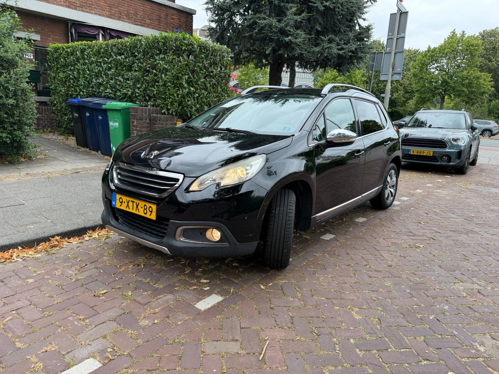 Peugeot 2008 Automaat | Pano | BT | Trekhaak | NAP, Auto's, Peugeot, 450 kg, 40 €/maand, Zwart, 1199 cc