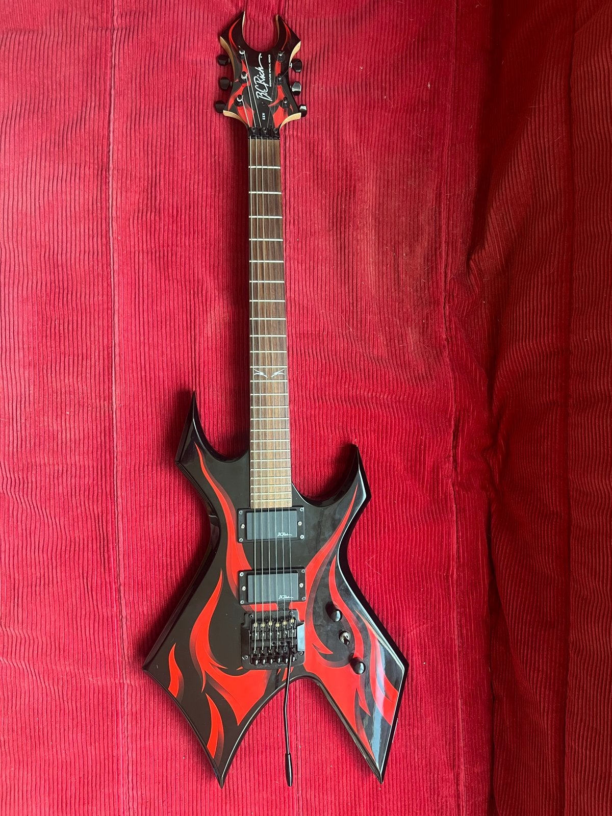 BC Rich Kerry King Signature Warlock KKW met Kahler Tremolo, Muziek en Instrumenten, Snaarinstrumenten | Gitaren | Elektrisch
