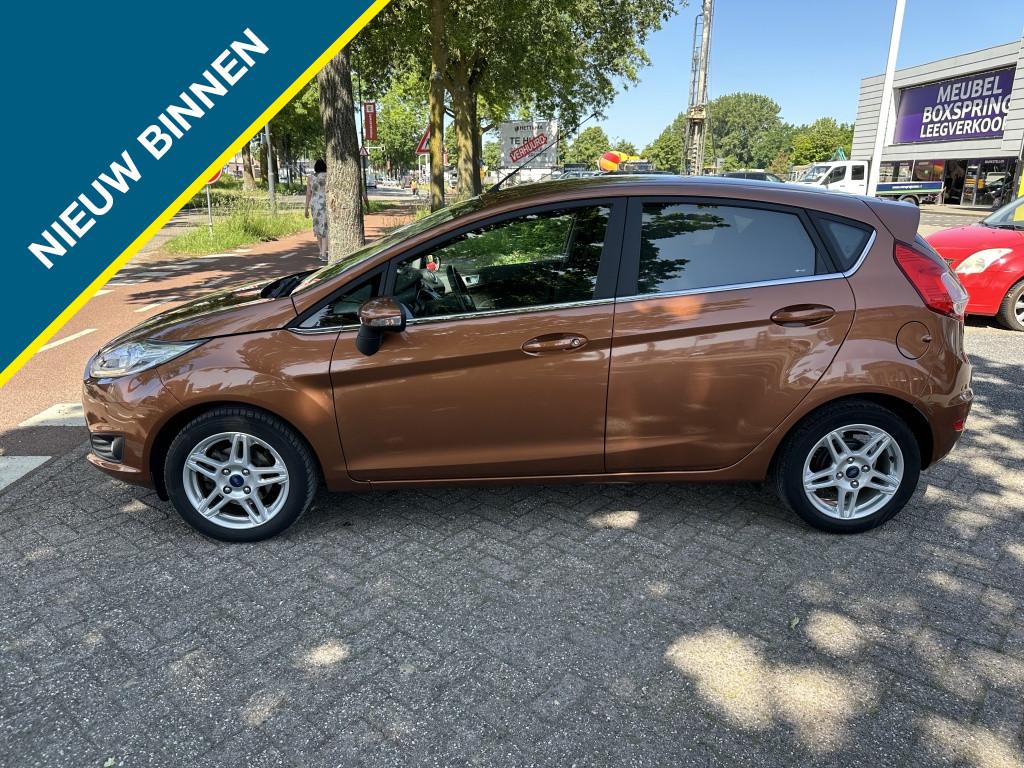 Ford Fiesta 1.0 EcoB. Titanium (bj 2013), Auto's, Ford, Voorwielaandrijving, Euro 5, 101 pk, Bruin
