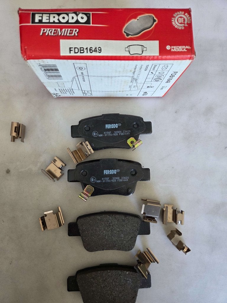 Set Remblokken Toyota Avensis Corolla Previa, Auto-onderdelen, Niet ingevuld, Niet ingevuld, Ophalen of Verzenden, Oldtimer onderdelen