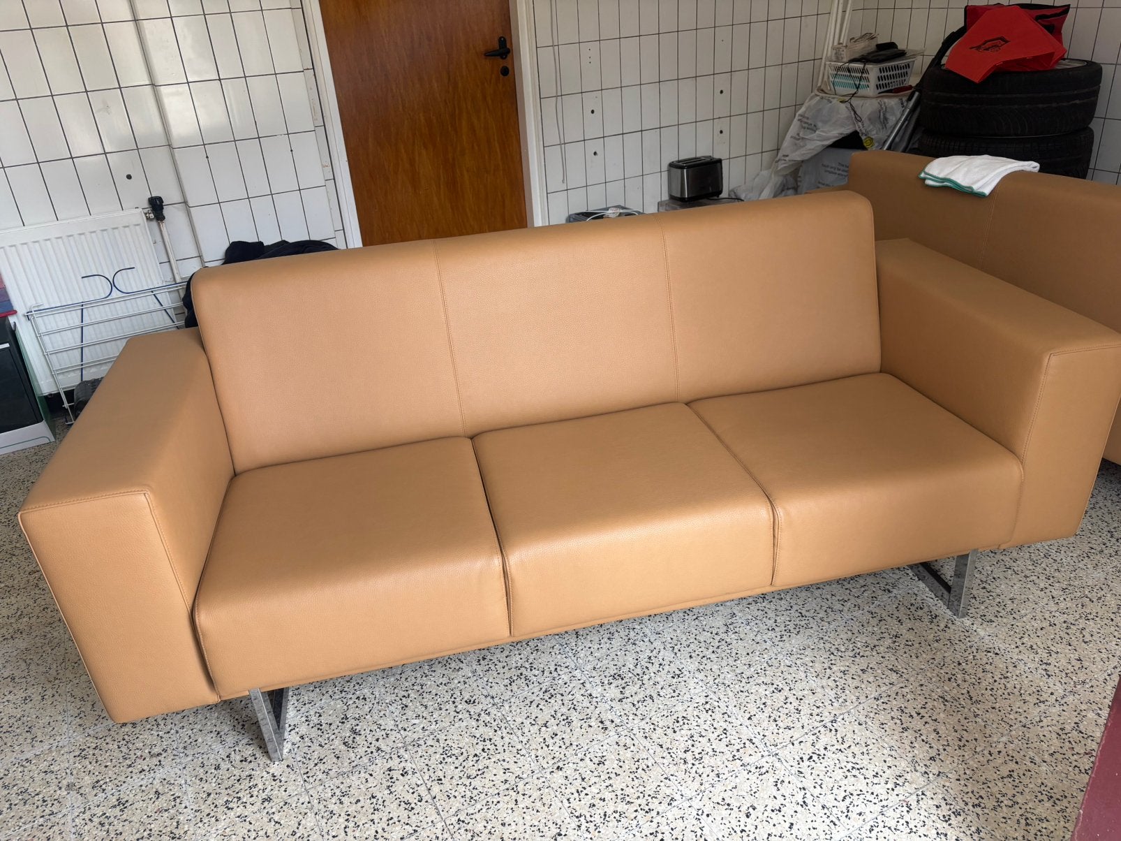 3 zits leren bank camel / karamel kleur 2x zeer netjes, Huis en Inrichting, Ophalen, Zo goed als nieuw, Rechte bank, 200 tot 250 cm