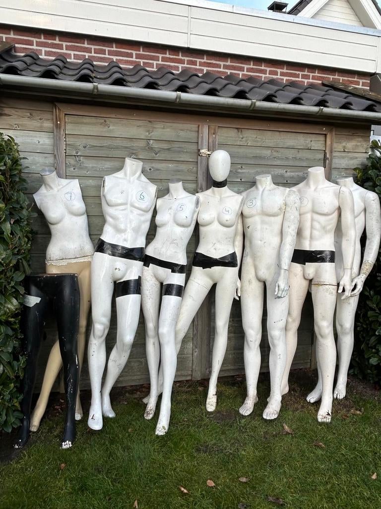 7 paspoppen plus 2paar benen, Ophalen, Carnaval