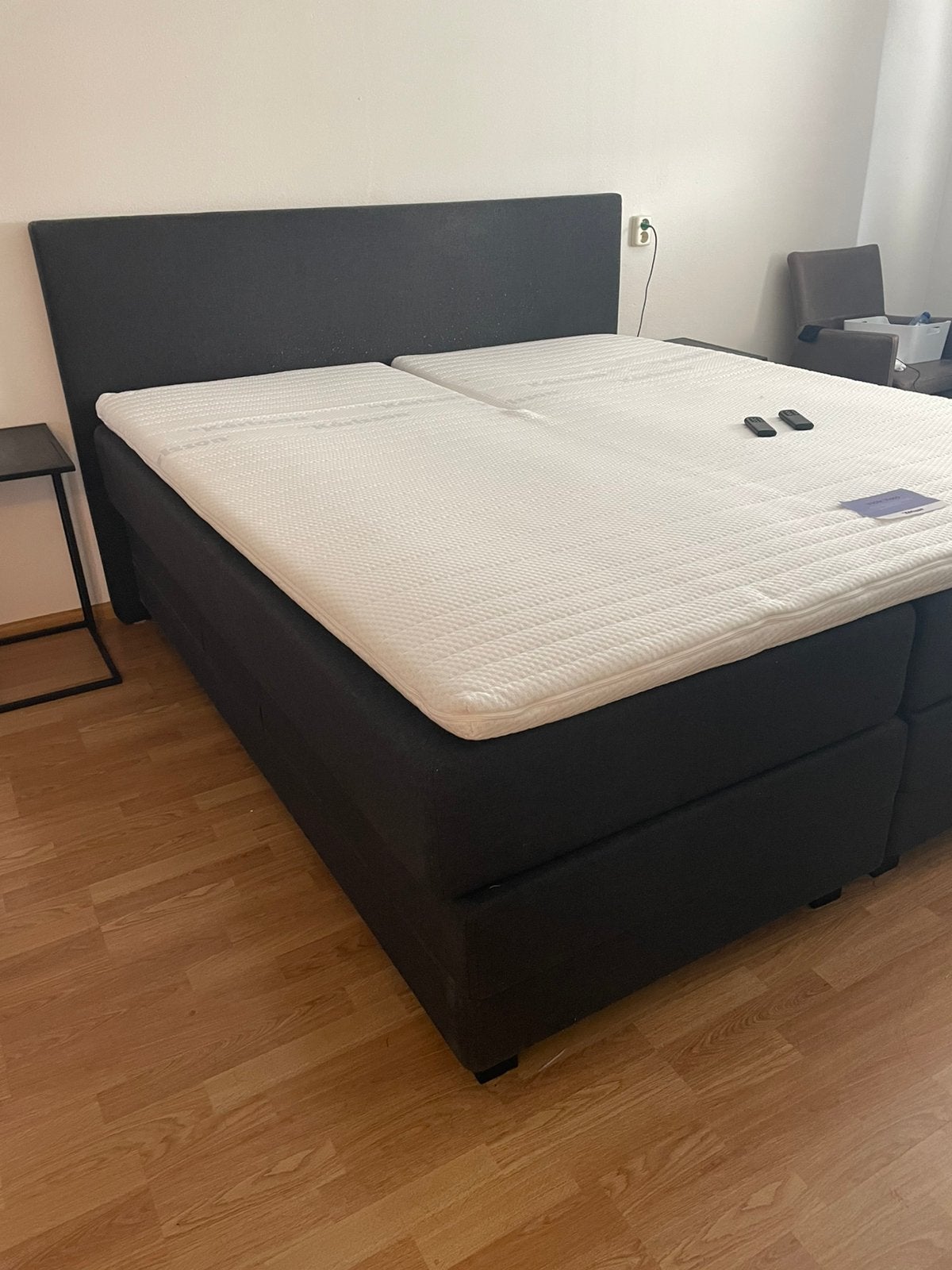Elektrisch verstelbare boxspring 180  200 cm – hoog model, Ophalen, Zo goed als nieuw, Tweepersoons, 180 cm