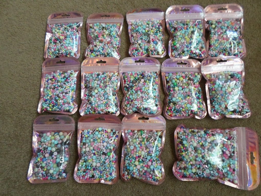 Kraaltjes         13     zakjes     voor    13    euro., Ophalen of Verzenden, Nieuw, Kraal