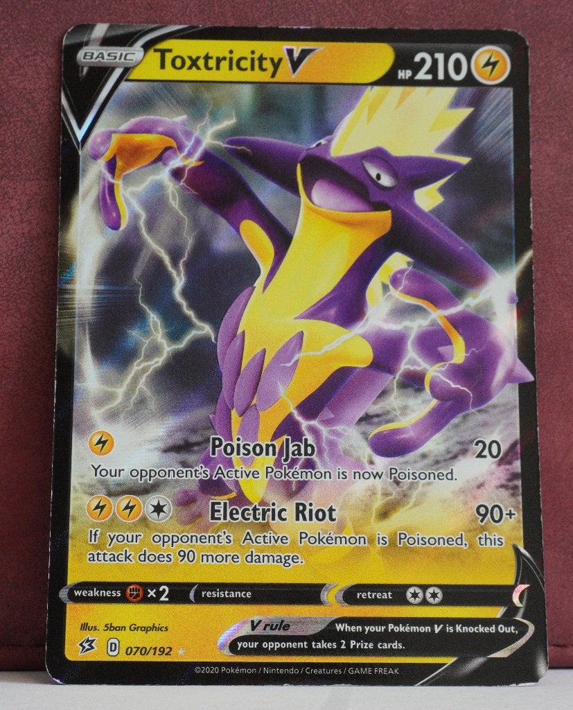 Toxtricity V 070-192 Rebel Clash Pokémon Kaart, Ophalen of Verzenden, Nieuw, Losse kaart