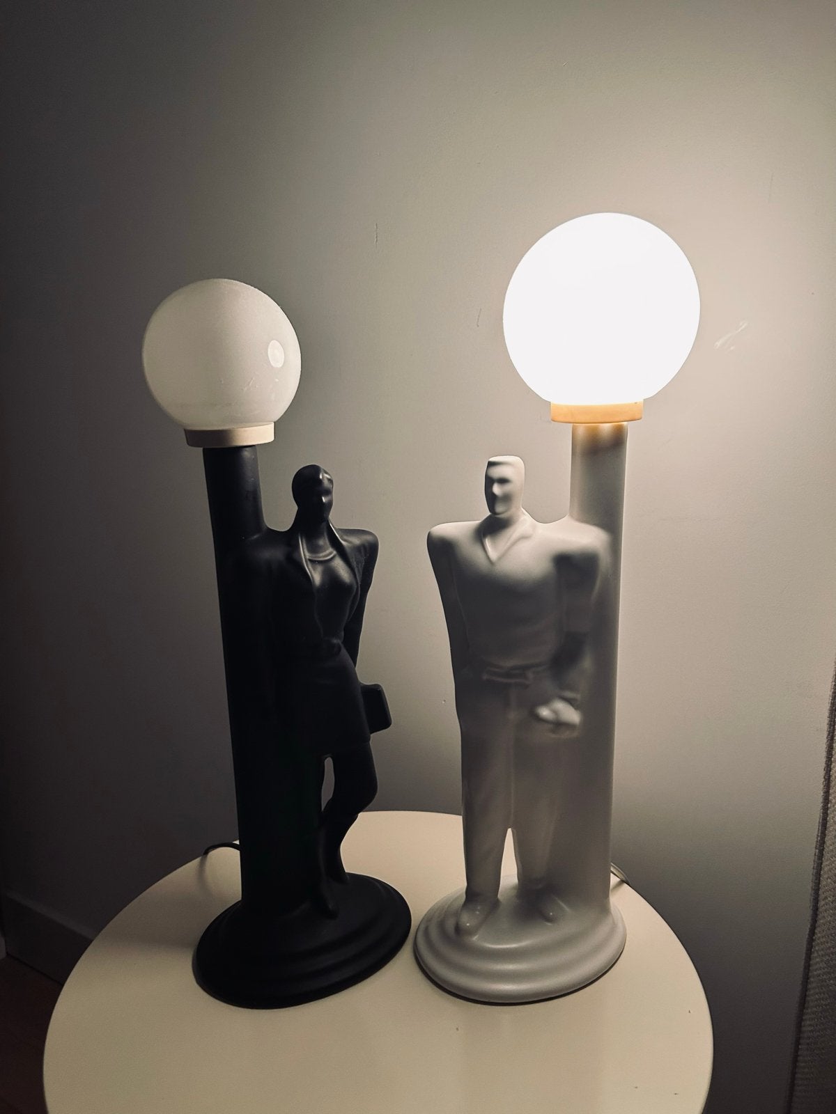 Art Deco Tafellamp Man/Vrouw Figuur, Ophalen, Overige materialen, 50 tot 75 cm, Zo goed als nieuw