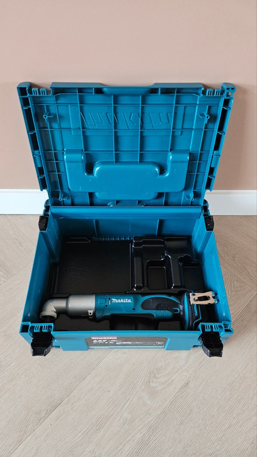 Makita DTL063 haakse slagmoersleutel slagmoer sleutel ZGAN!, Ophalen of Verzenden, Zo goed als nieuw
