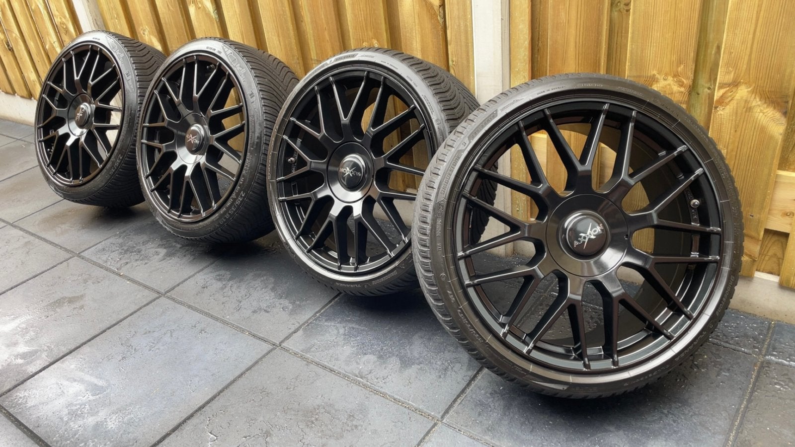 Foto 3 van 5x120/5x112 19inch NB-Performance velgen 4-Seasonbanden