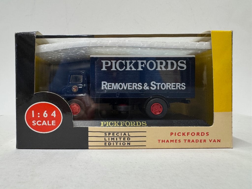 Vanguards VA 6003: Thames Trader Van Pickfords, Ophalen of Verzenden, Zo goed als nieuw, Bus of Vrachtwagen