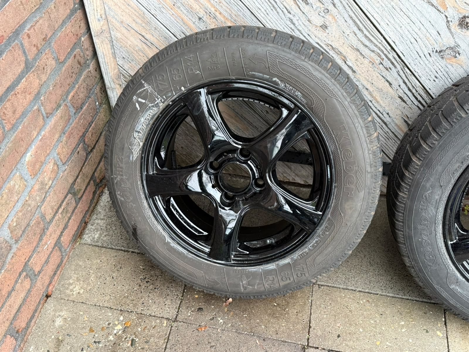 Hoogglans Zwarte 14 inch Sportwielen Winter 4x100 175/65/14, Ophalen, 14 inch, Gebruikt, 175 mm