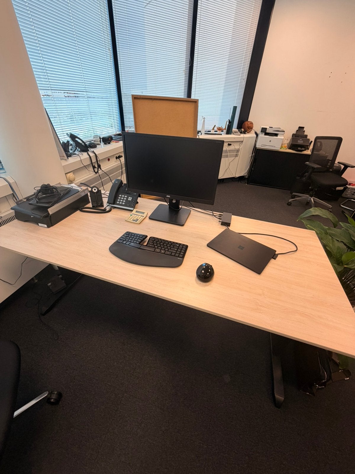 Werk bureau, Gebruikt, Hout, 180 cm, Overige merken