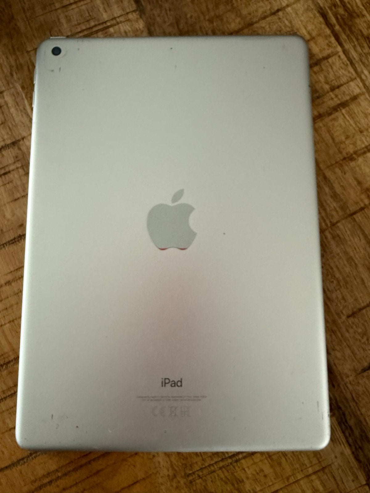Kapotte iPad - Gaat niet meer aan (voor onderdelen/reparatie, Ophalen of Verzenden, Niet werkend, Apple iPad