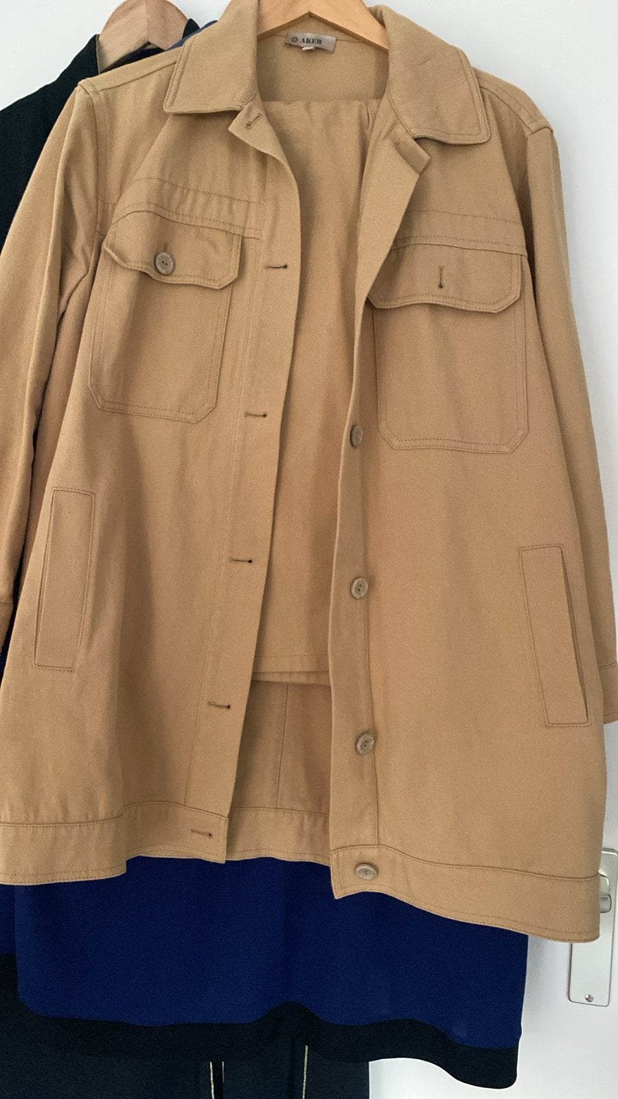 Spijker rok en jas set - Zo goed als nieuw - Maat 44, Ophalen of Verzenden, Zo goed als nieuw, Maat 42/44 (L), Beige