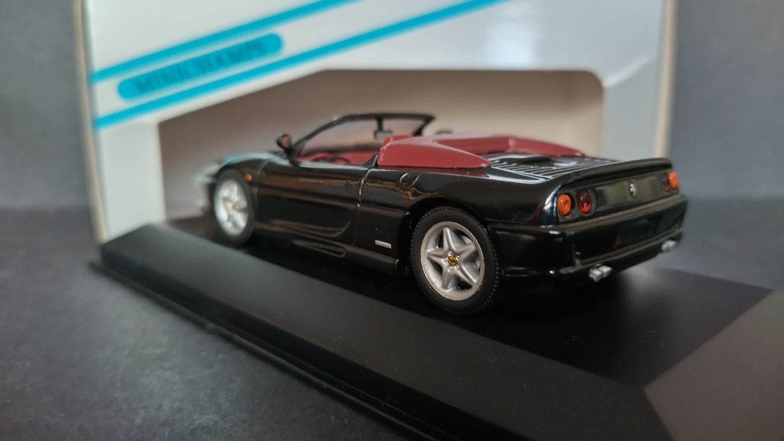 Ferrari F355 Spider 1994 1:43 Minichamps Pol, Hobby en Vrije tijd, Modelauto's | 1:43, Auto, Verzenden, M, Zo goed als nieuw