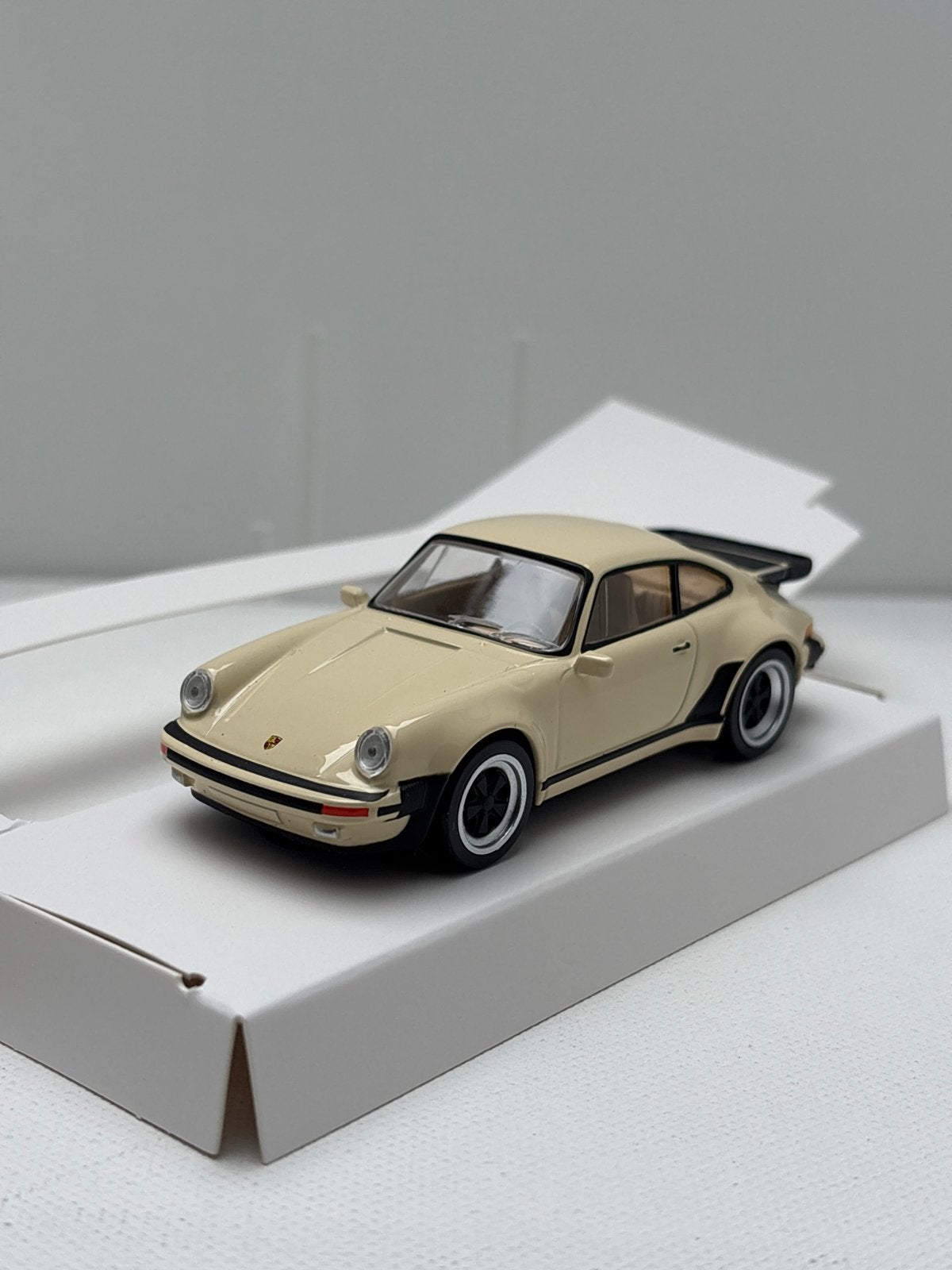 Norev Porsche 911 Turbo - Crème schaalmodel, Auto, Nieuw, Norev, Ophalen of Verzenden
