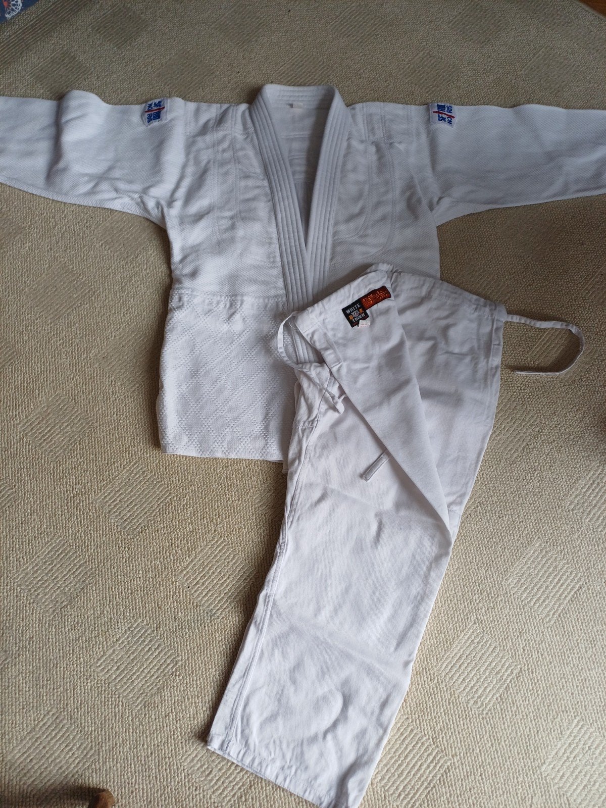 Dames Gi Vechtsportpak 170cm, Maat S, Ophalen of Verzenden, Zo goed als nieuw, Jiu-Jitsu