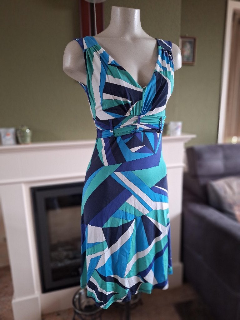 Sandro Ferrone taille band jurk IT 42 NL 38, Kleding | Dames, Maat 38/40 (M), Sandro Ferrone, Zo goed als nieuw, Knielengte